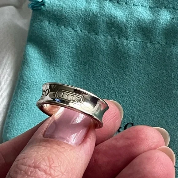 Tiffany 1837® Ring in Silver, Medium width - Picture 12 of 13